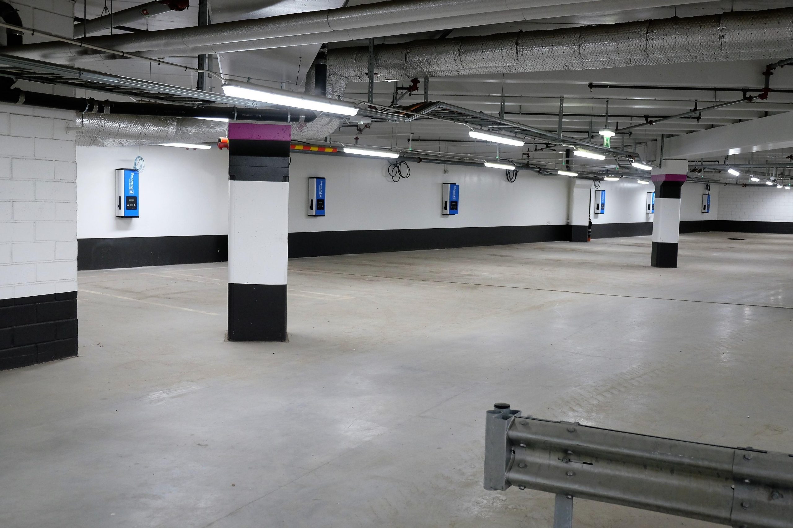 parking_5ca13b16-efa6-48ce-9cad-a485685dd3aa-original